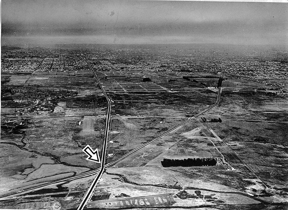 Historical 1922 photograph of Wilshire Boulevard and San Vicente Los Angeles