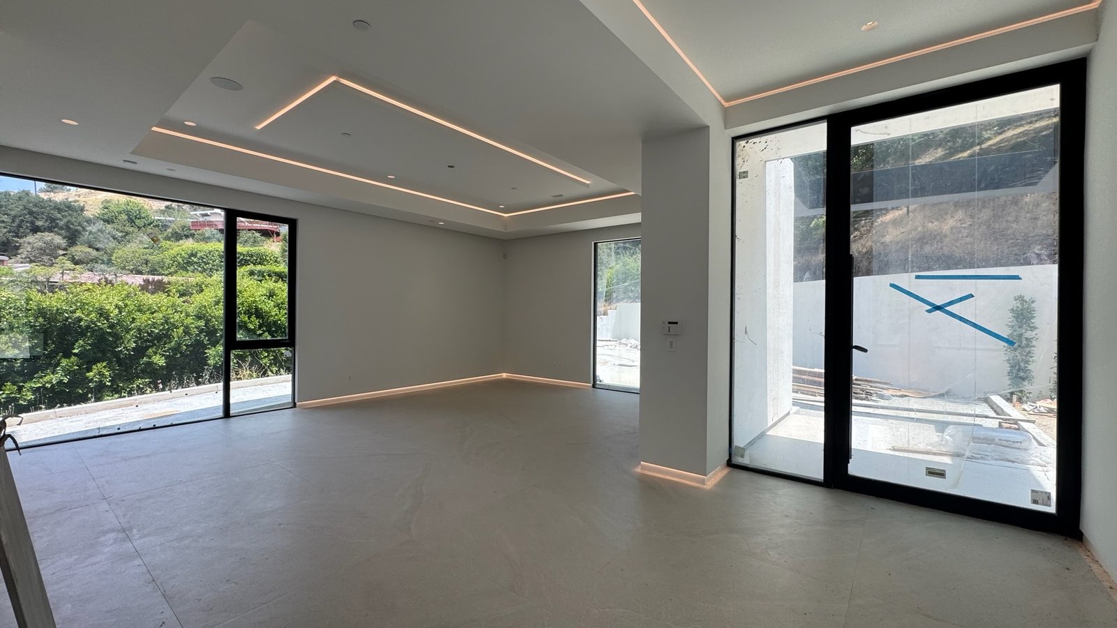 Bel Air Acanto Pl custom home, on-site photograph 16