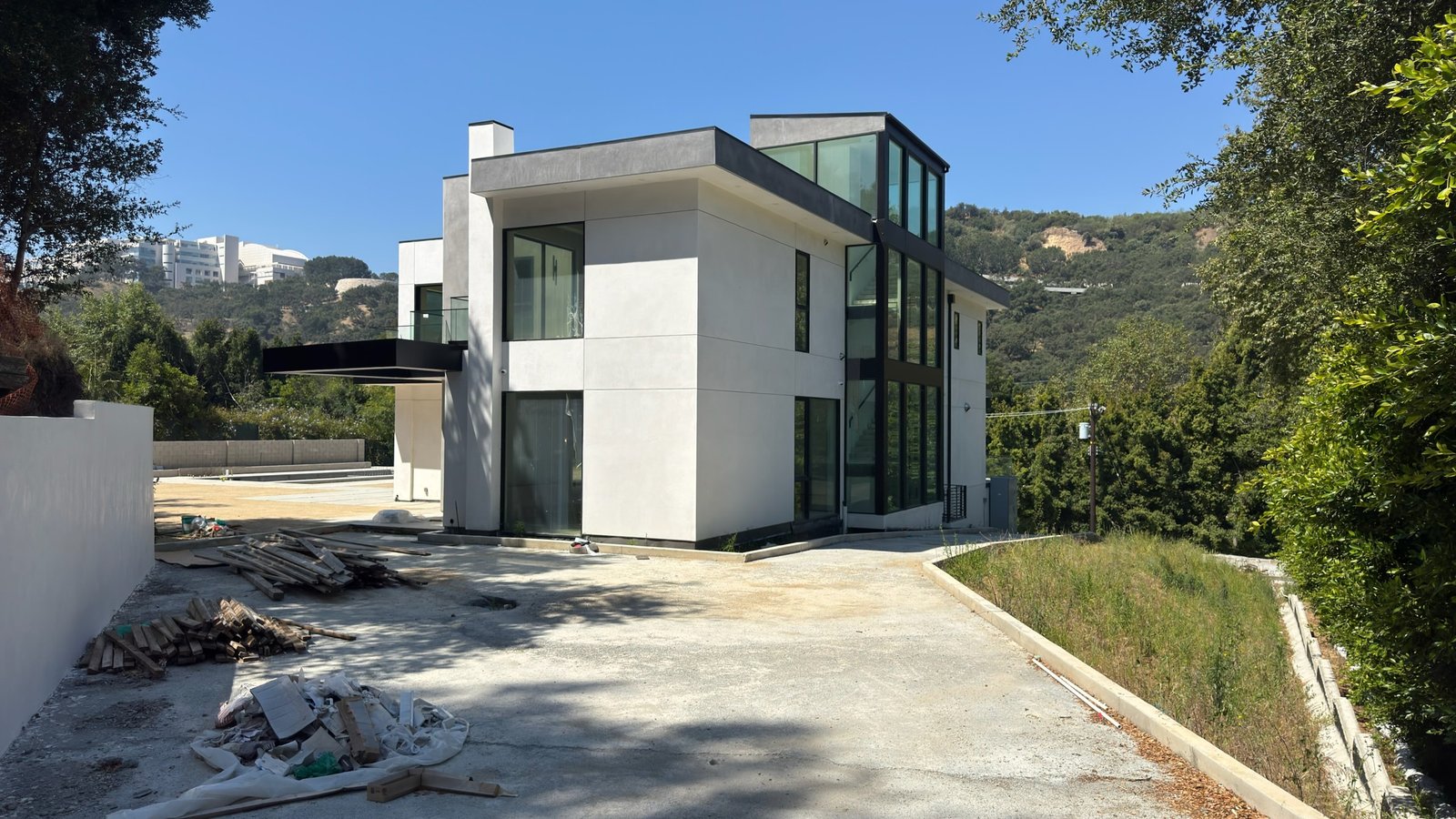 Bel Air Acanto Pl custom home, on-site photograph 20