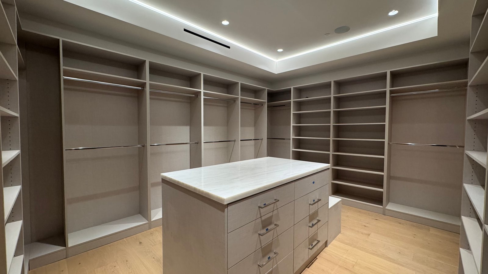 Bel Air Acanto Pl custom home, on-site photograph 27