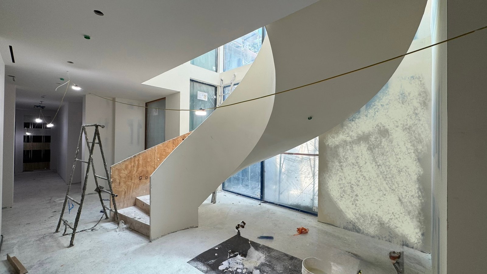 Beverly Hills Alpine Dr custom home, on-site photograph 24