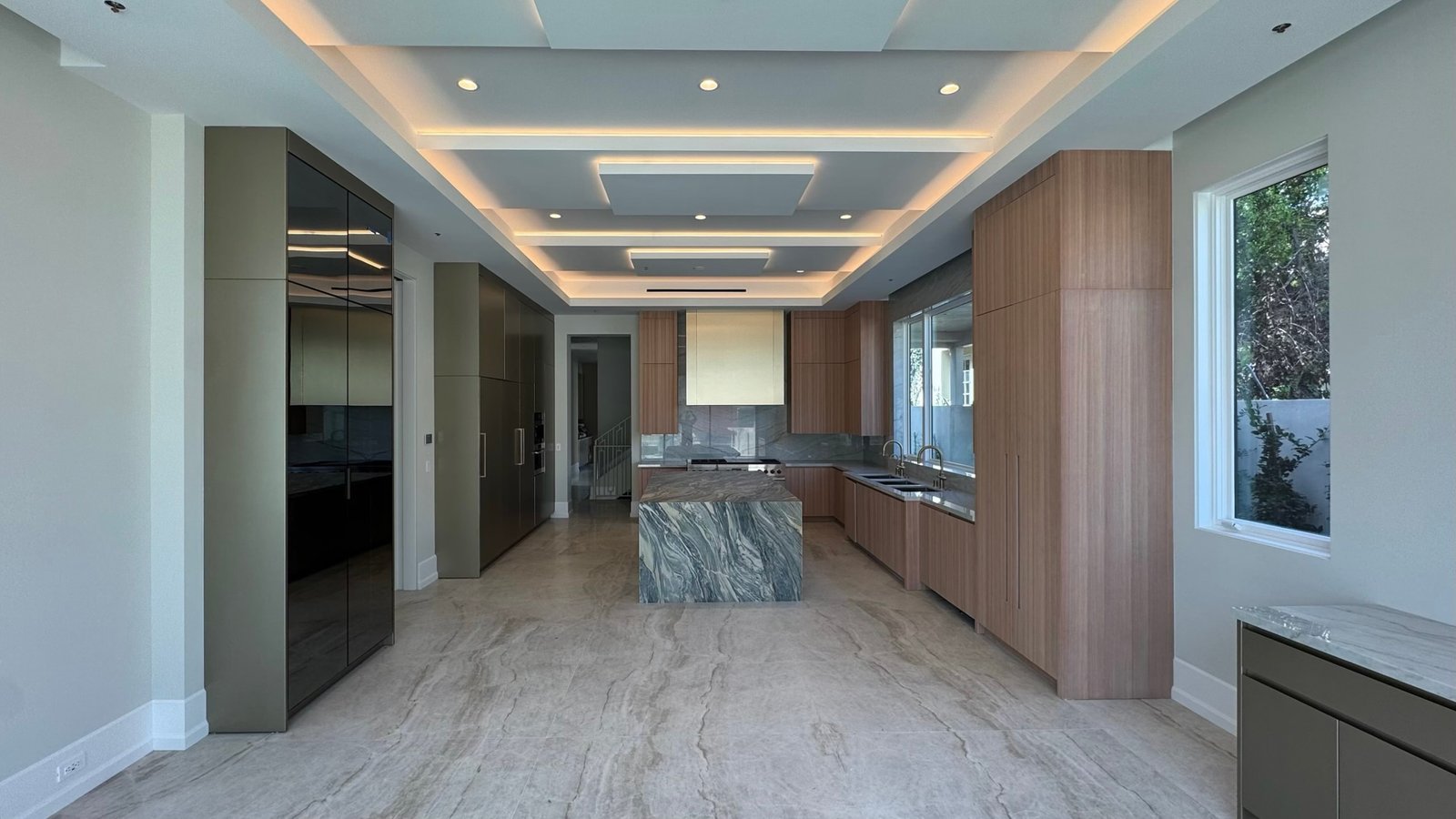 Beverly Hills Camden Dr custom home, on-site photograph 12