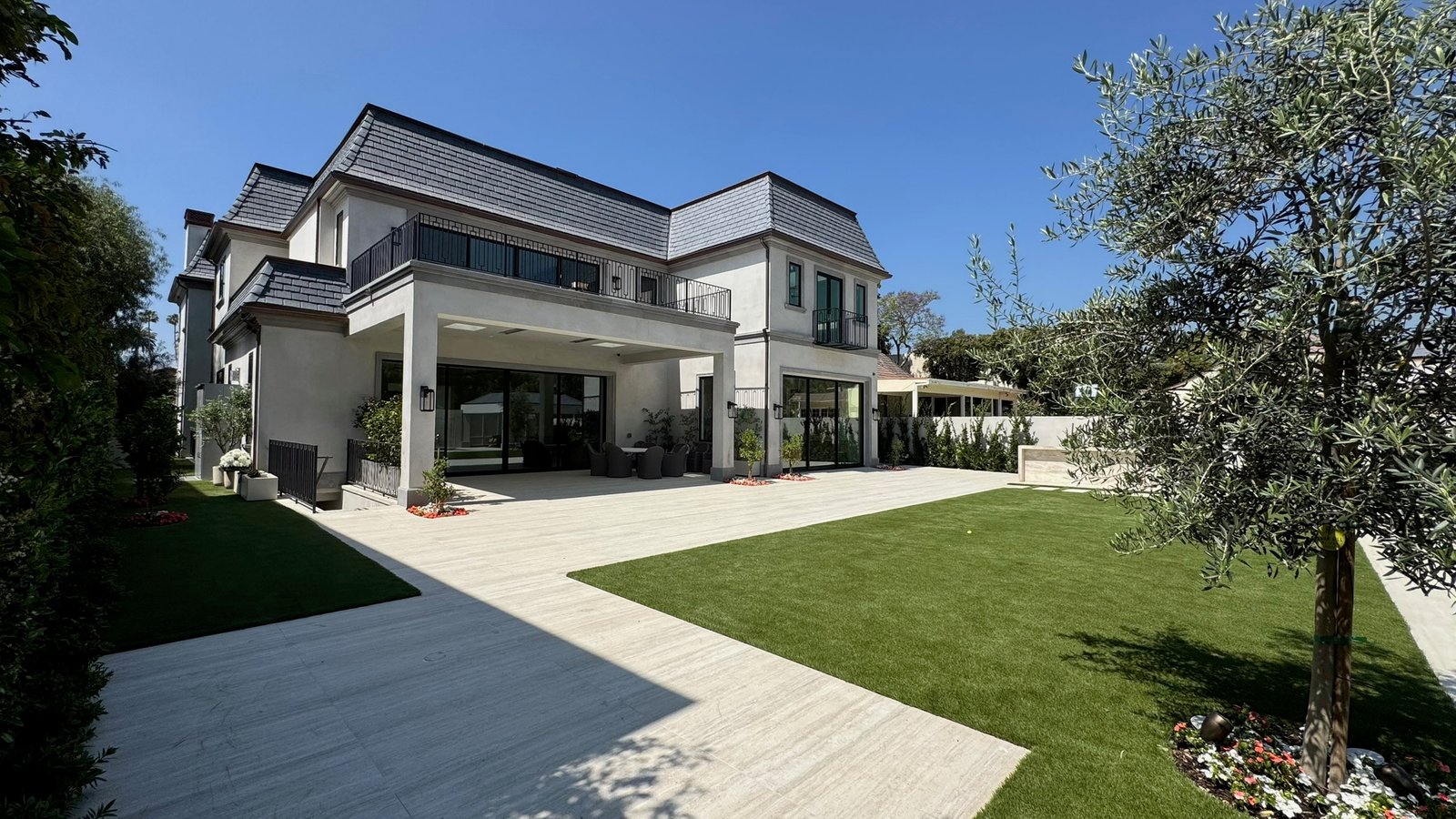 Beverly Hills Camden Dr custom home, on-site photograph 5