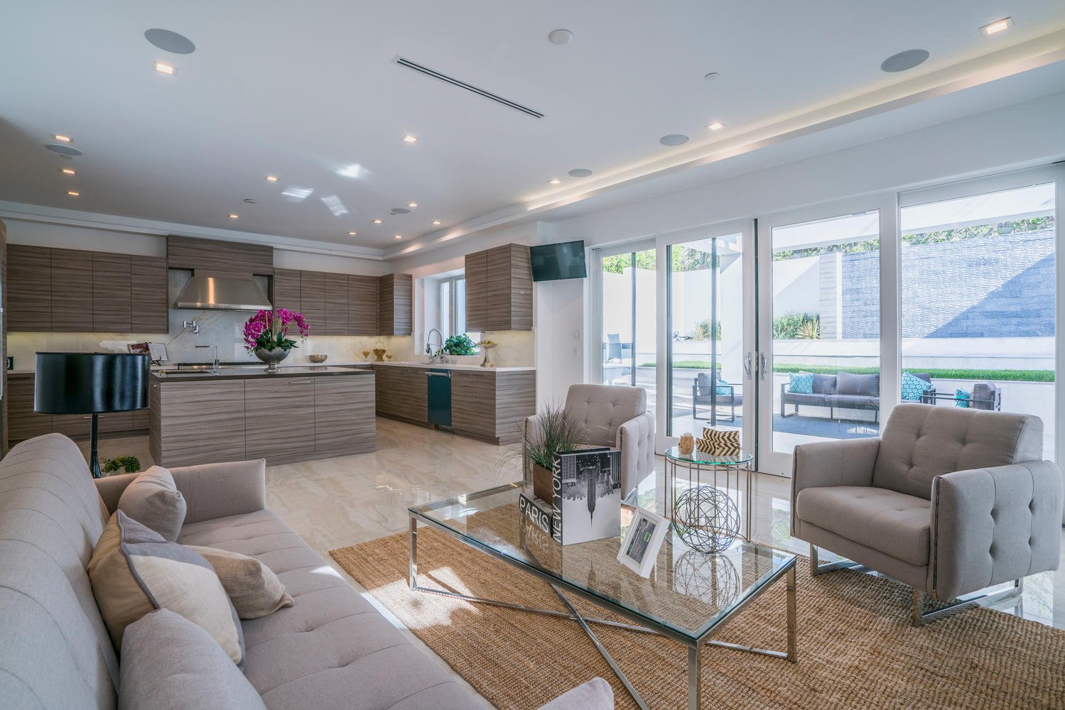 Beverly Hills Fairburn Ave custom home, on-site photograph 10