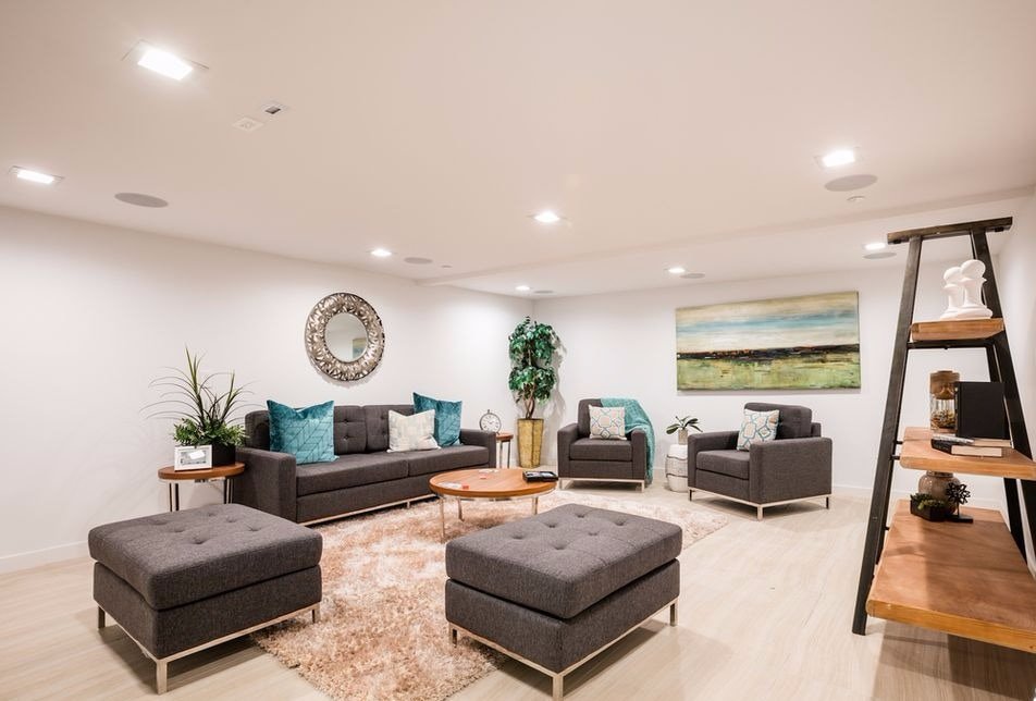 Beverly Hills Fairburn Ave custom home, on-site photograph 15