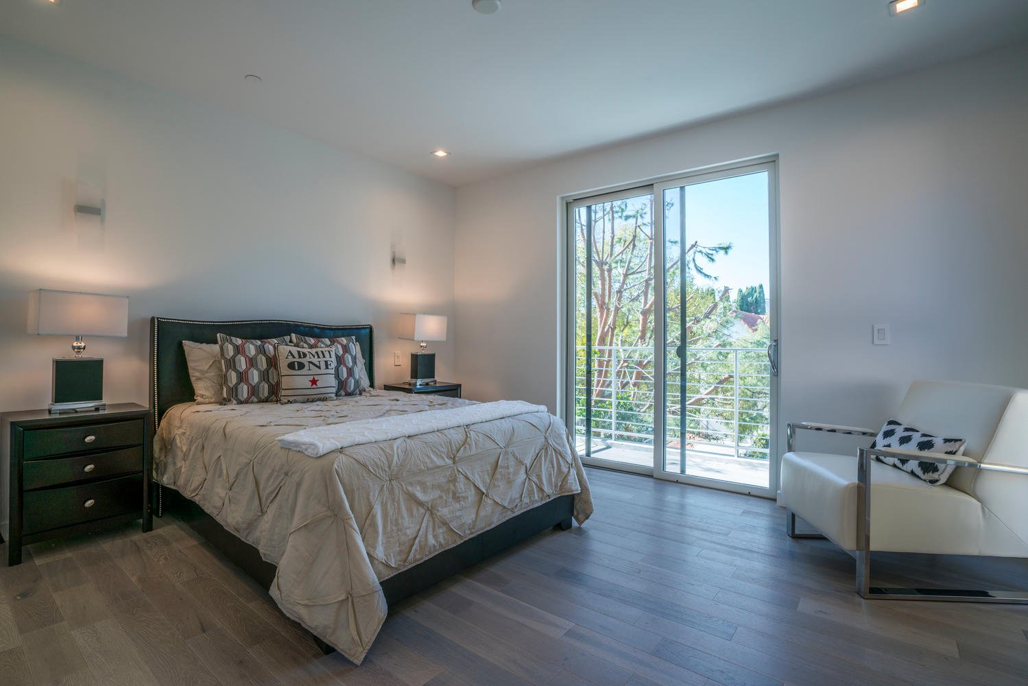 Beverly Hills Fairburn Ave custom home, on-site photograph 17