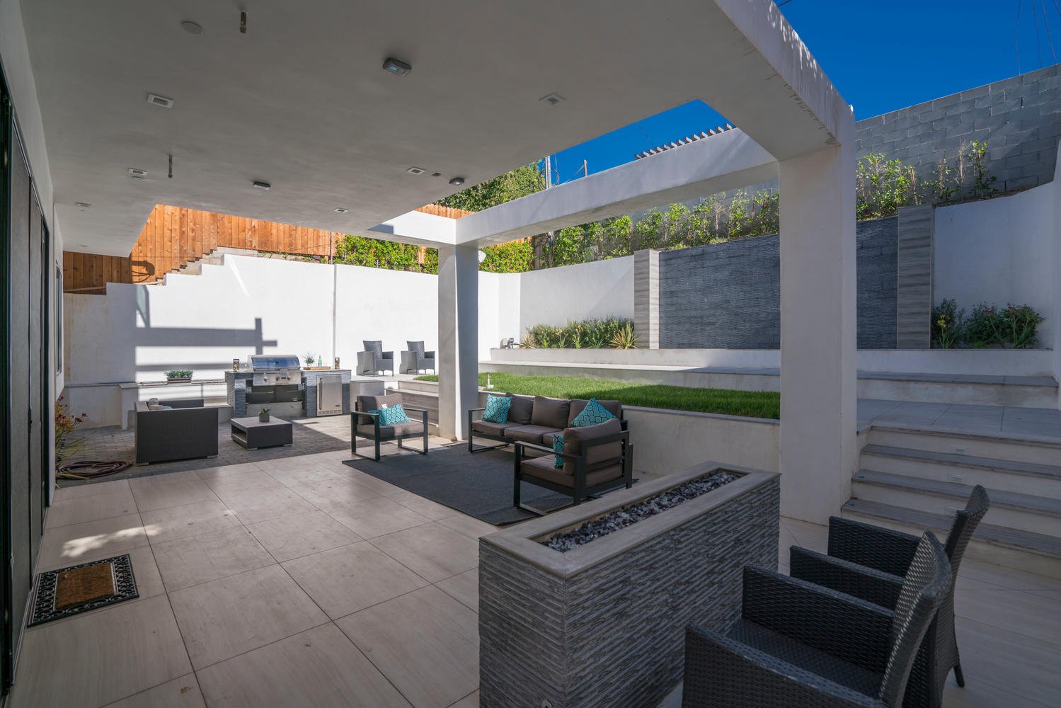 Beverly Hills Fairburn Ave custom home, on-site photograph 1