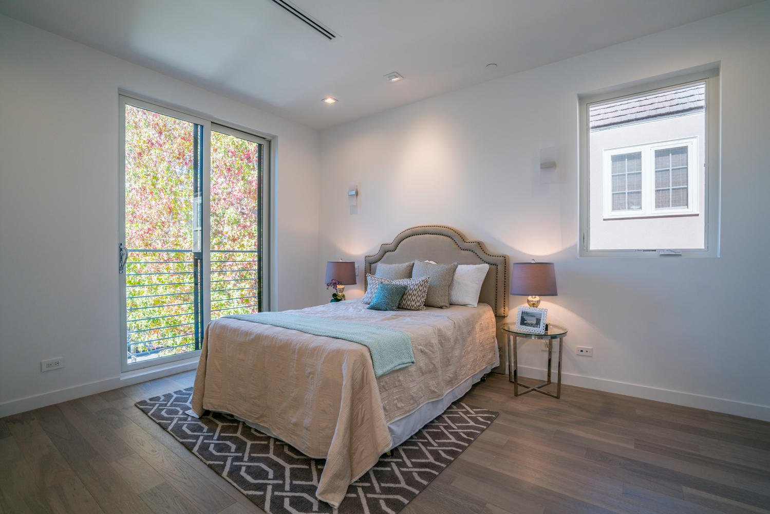 Beverly Hills Fairburn Ave custom home, on-site photograph 19