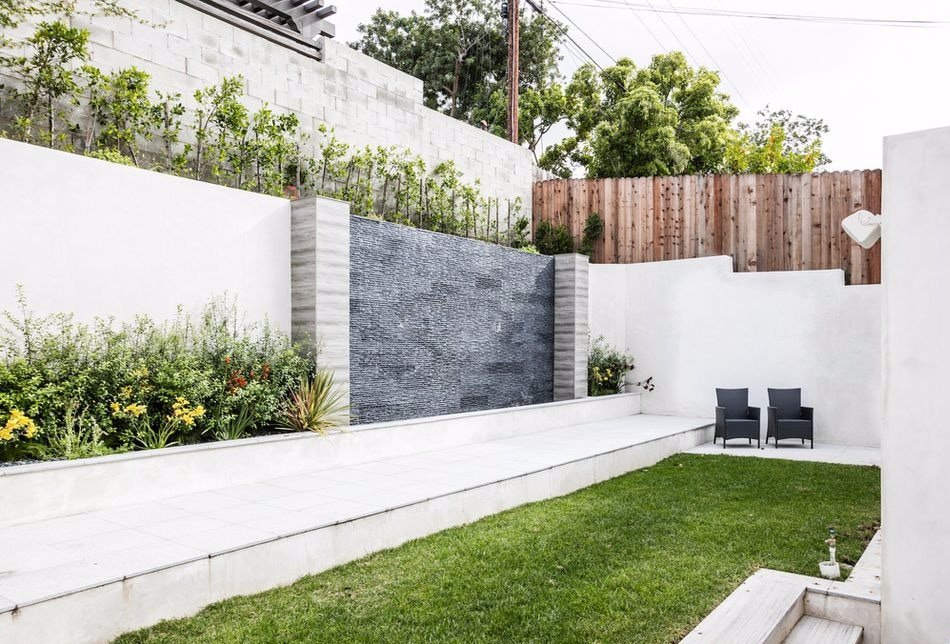 Beverly Hills Fairburn Ave custom home, on-site photograph 3