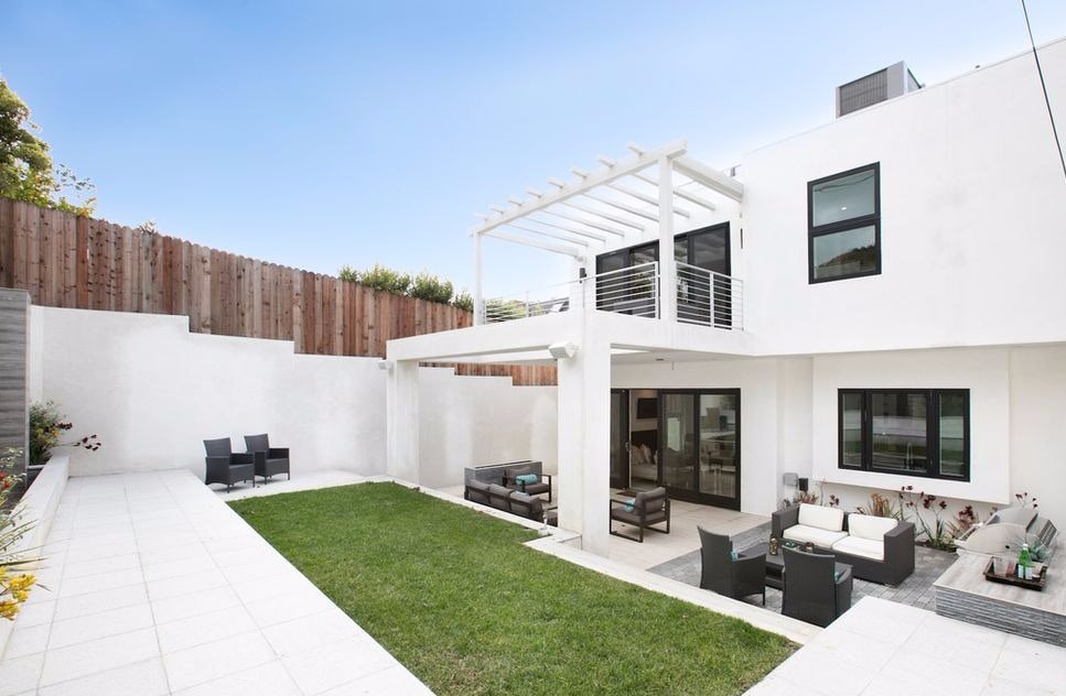 Beverly Hills Fairburn Ave custom home, on-site photograph 5