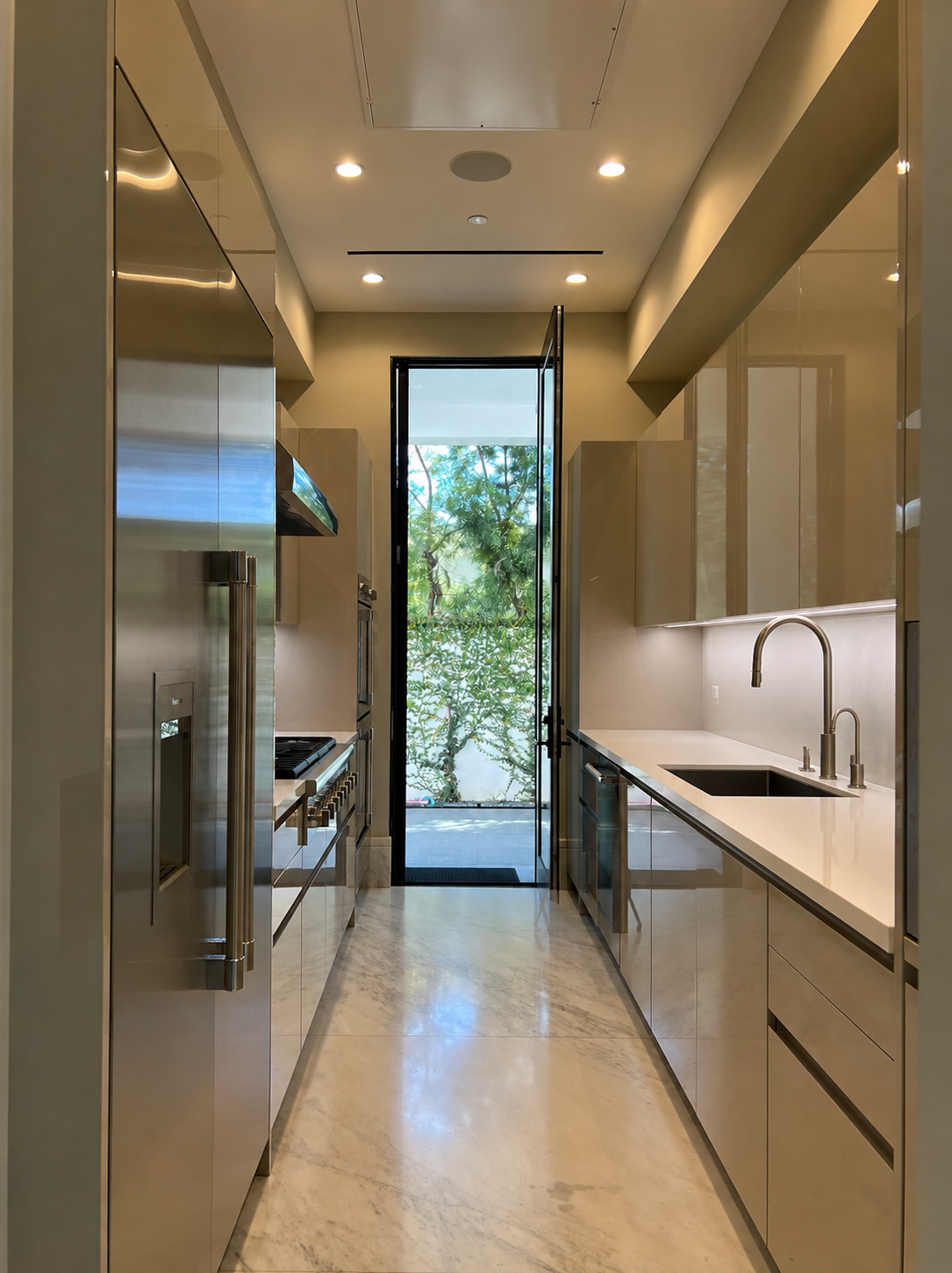 Beverly Hills Foothill Dr custom home, on-site photograph 35