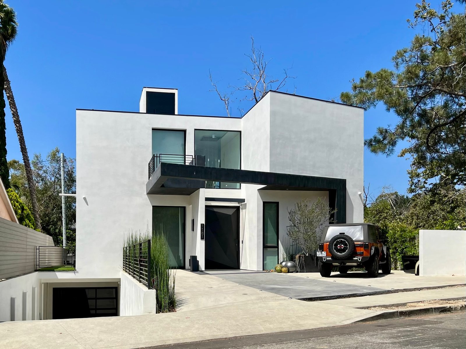 Brentwood McClellan Dr custom home, on-site photograph 6
