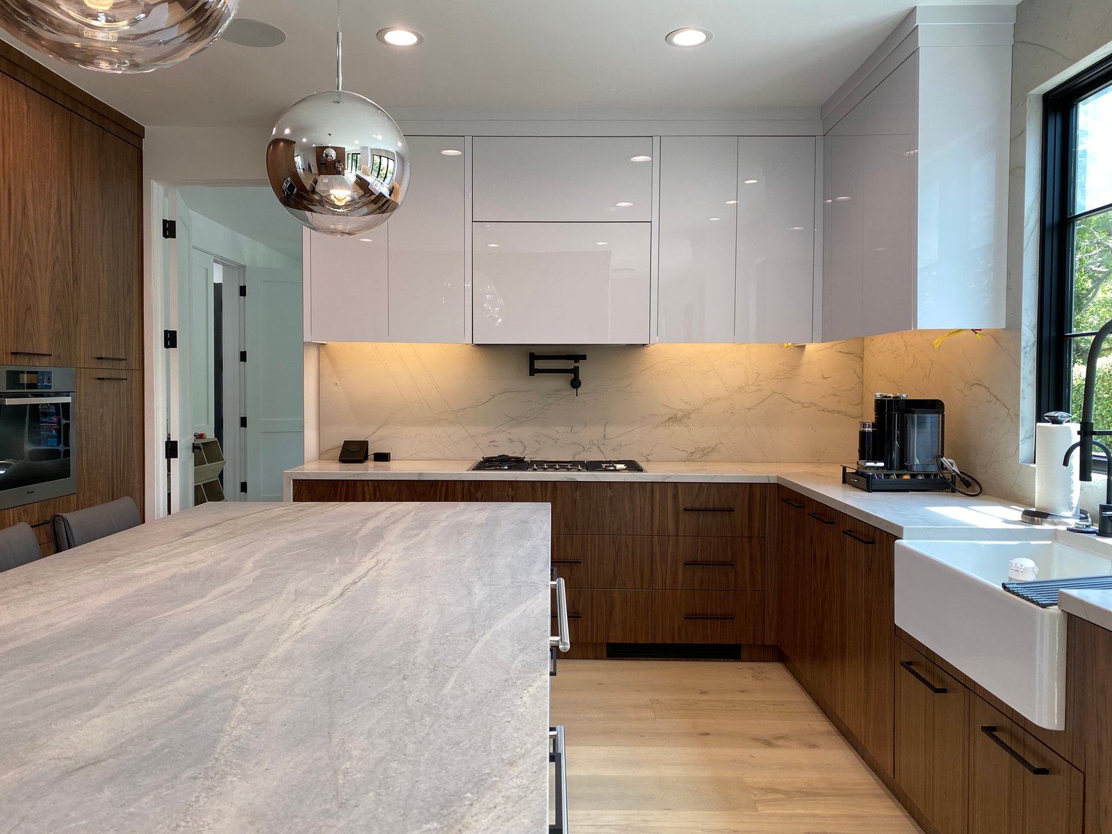 Brentwood Moreno Dr custom home, on-site photograph 11