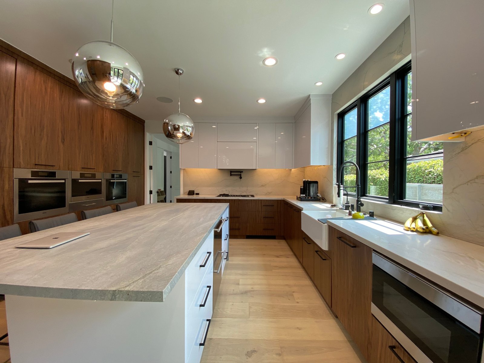 Brentwood Moreno Dr custom home, on-site photograph 12