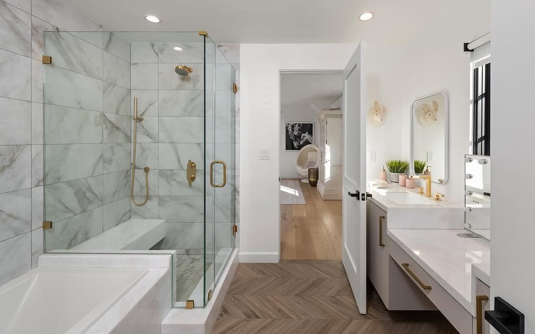 Brentwood Moreno Dr custom home, on-site photograph 16