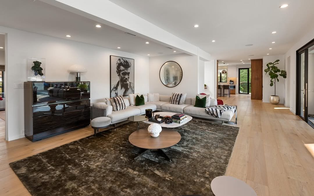Brentwood Moreno Dr custom home, on-site photograph 17