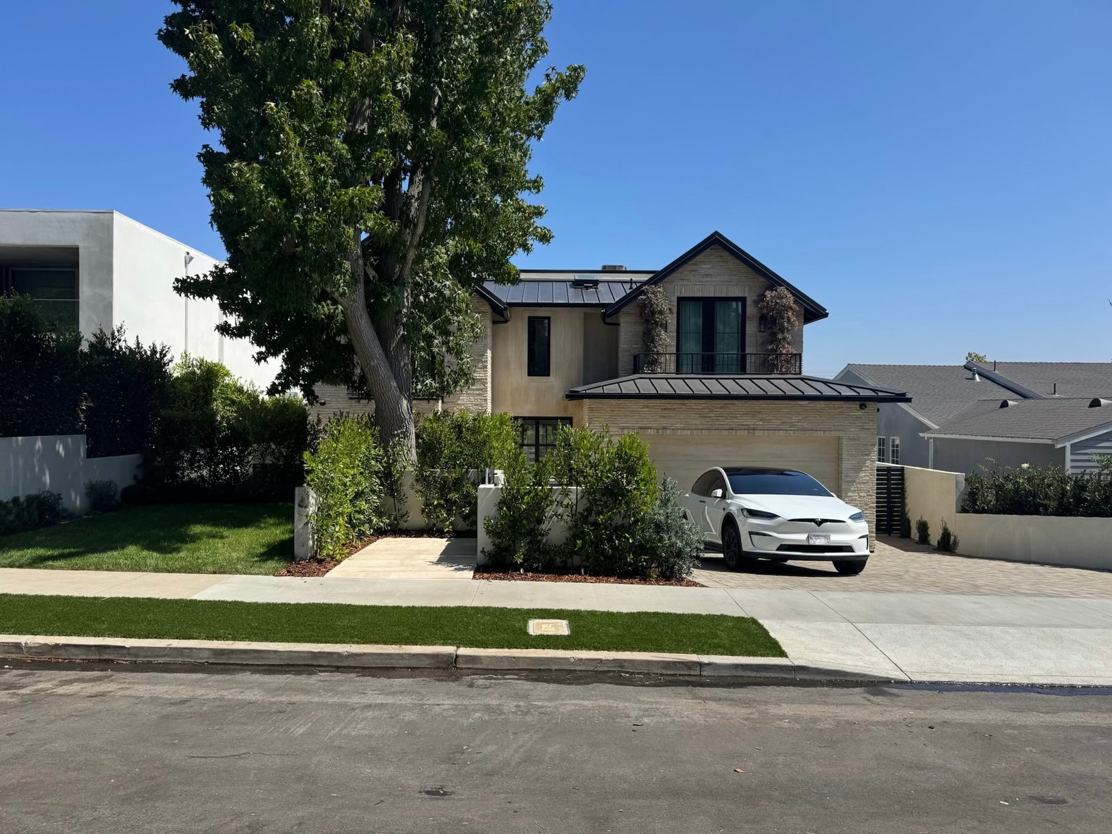 Mar Vista Mountain View Ave custom home, on-site photograph 21