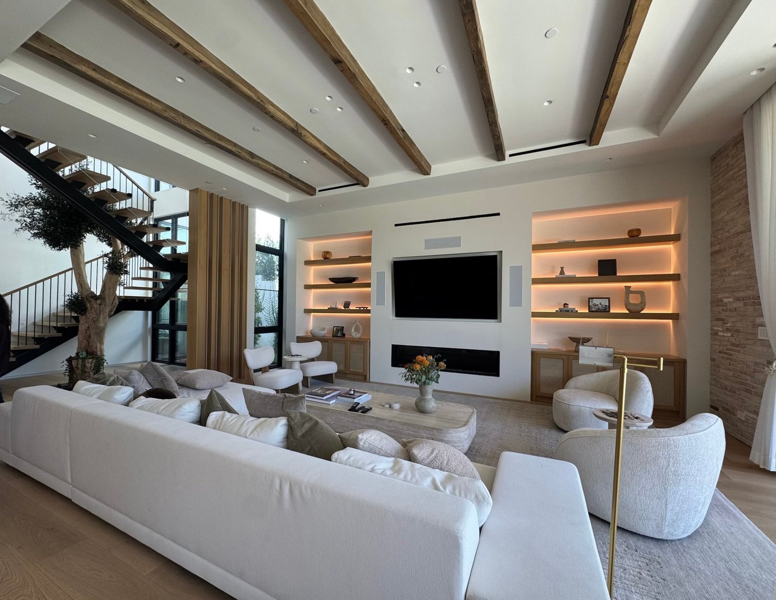 Mar Vista Mountain View Ave custom home, on-site photograph 28