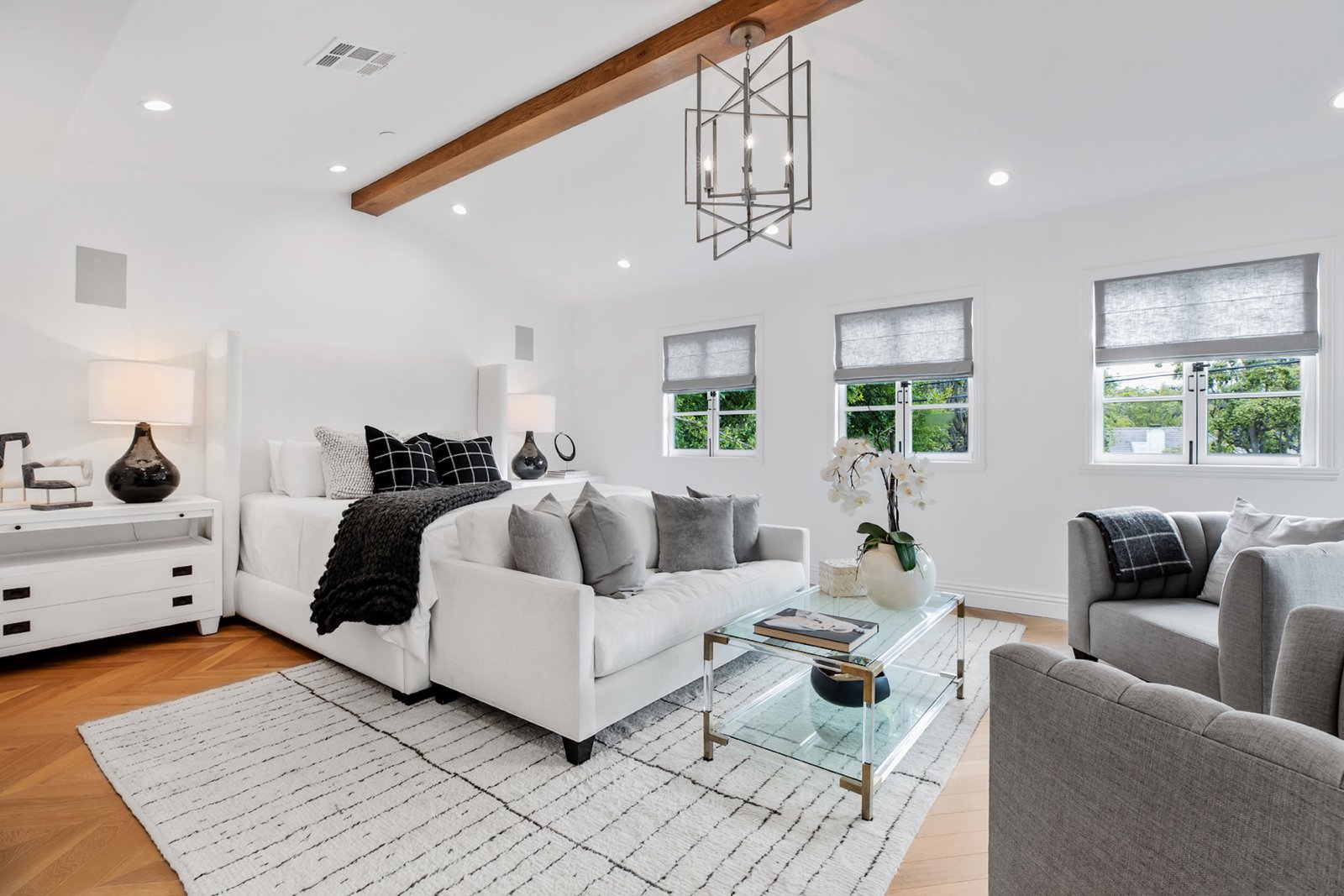 Beverly Hills Walden Dr custom home, on-site photograph 11