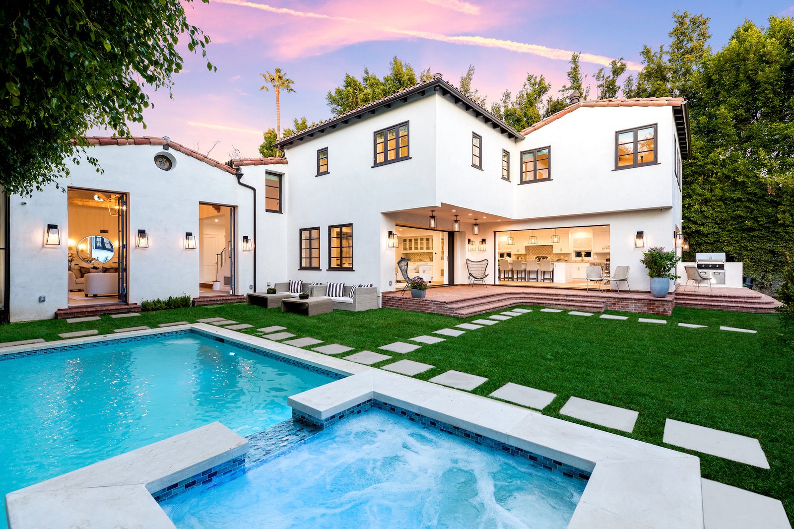 Beverly Hills Walden Dr custom home, on-site photograph 3