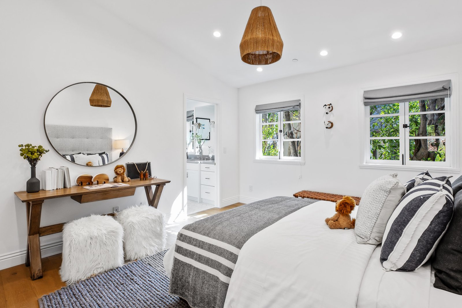 Beverly Hills Walden Dr custom home, on-site photograph 6